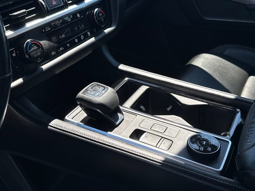 Used 2023 Nissan Pathfinder SL image 24