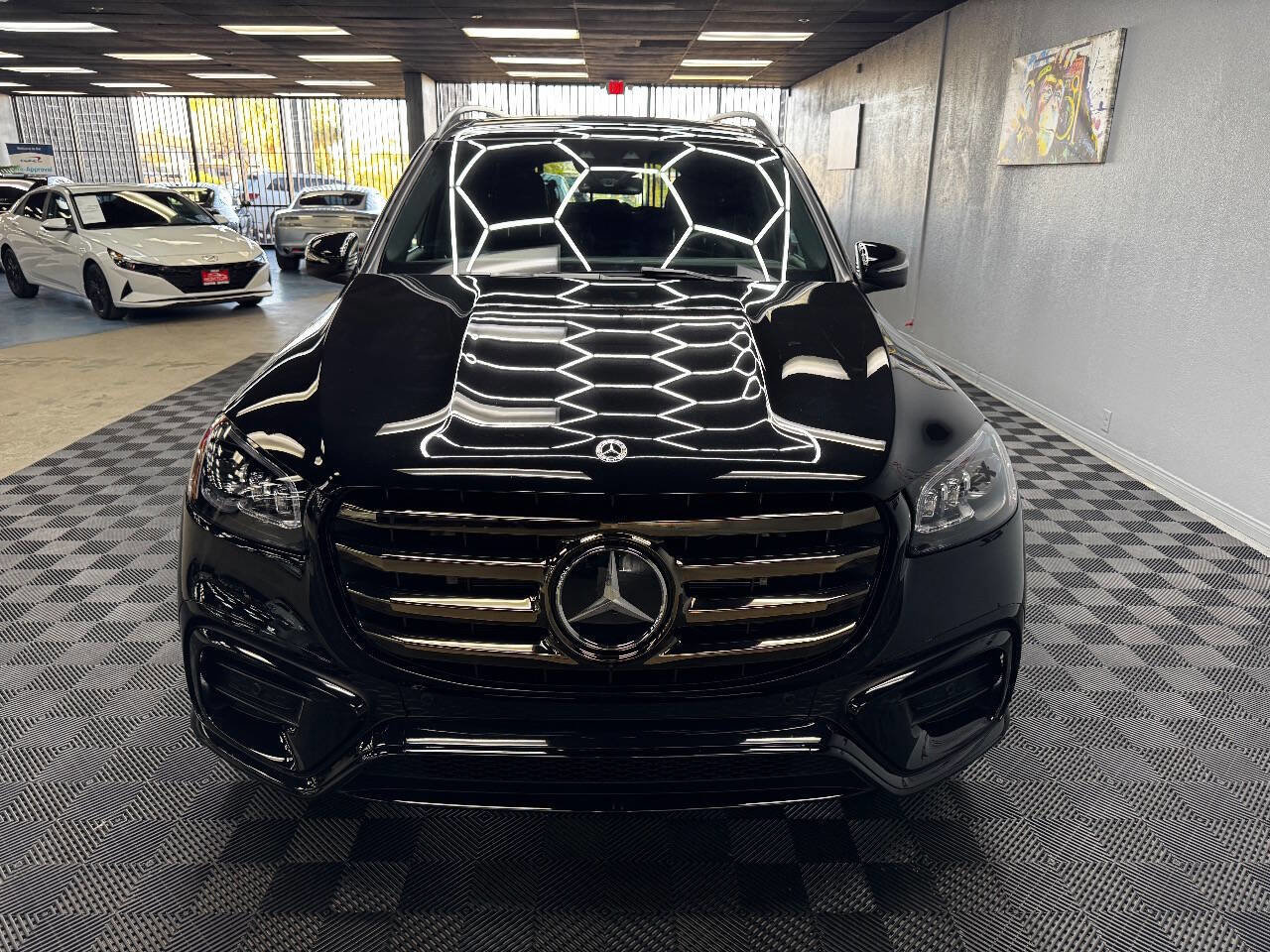 Used 2025 Mercedes-Benz GLS 450 4MATIC image 5