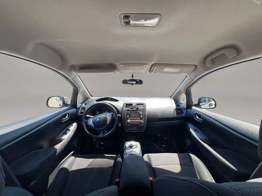 Used 2014 Nissan Leaf S FWD image 16