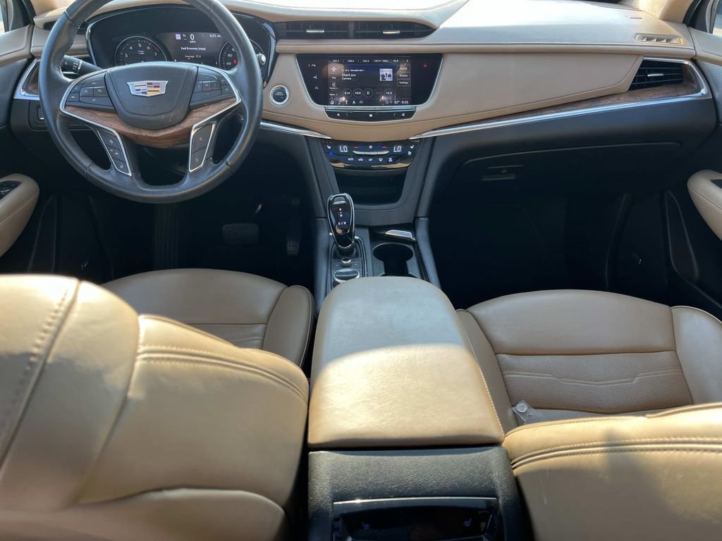 Used 2021 Cadillac XT5 Premium Luxury w/ Platinum Package FWD image 12