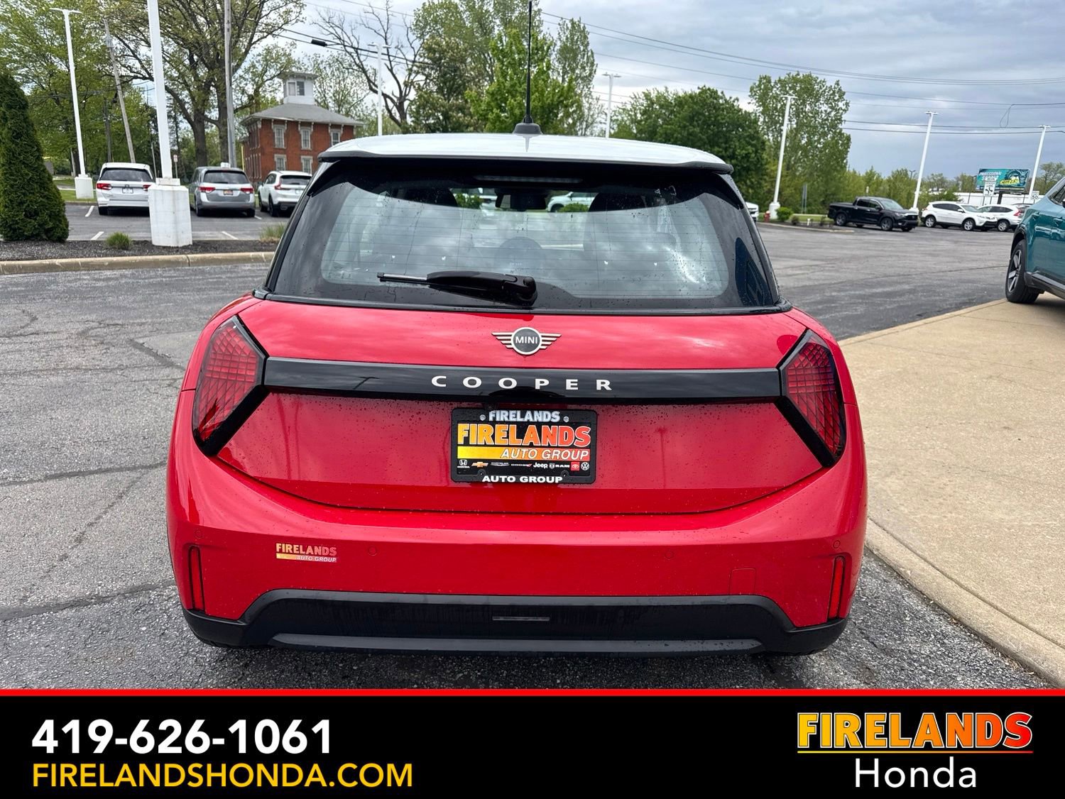 Used 2025 MINI Cooper 2-Door Hardtop FWD image 4