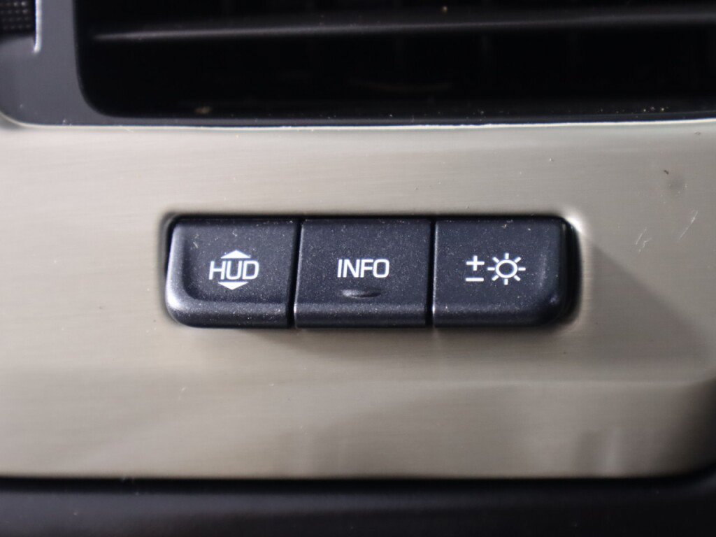 Used 2018 GMC Yukon Denali w/ Denali Ultimate Package AWD/4WD image 11