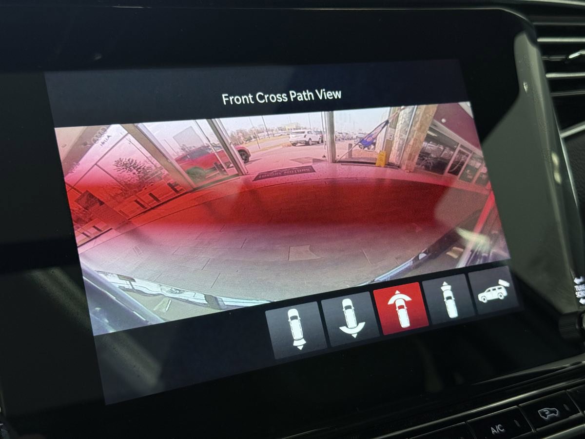 Used 2025 Jeep Wagoneer L Series III w/ Premium Group I AWD/4WD image 71