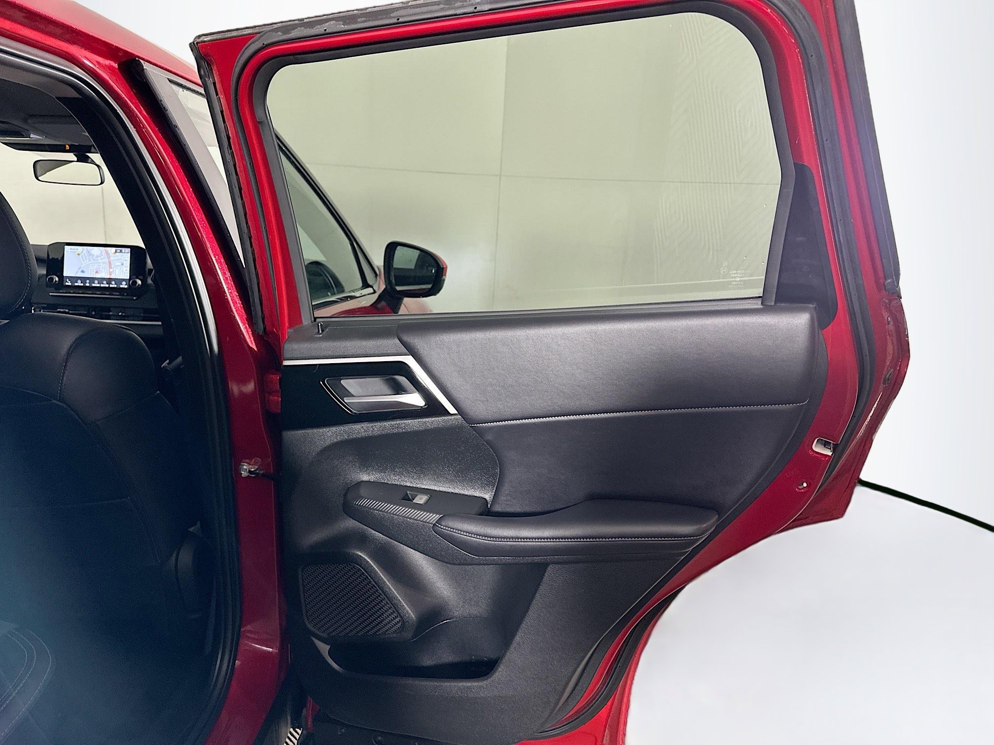 Used 2024 Mitsubishi Outlander SE image 30