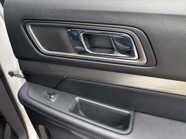 Used 2018 Ford Explorer XLT w/ Equipment Group 202A image 17