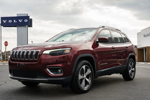 Used 2019 Jeep Cherokee Limited image 3