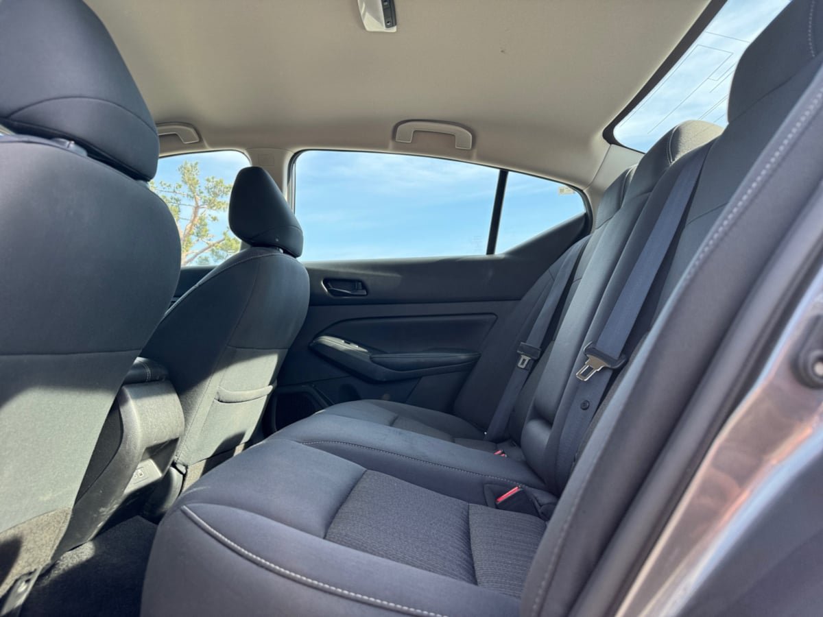 Used 2024 Nissan Altima 2.5 SV FWD image 17
