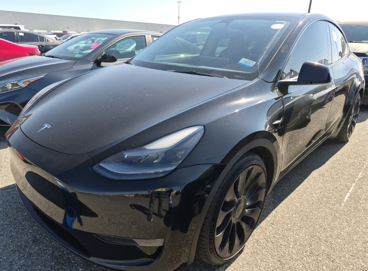 Used 2022 Tesla Model Y Performance AWD/4WD image 3