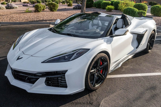 Used 2025 Chevrolet Corvette E-Ray AWD/4WD image 14