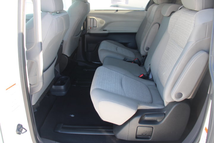 Certified 2024 Toyota Sienna LE FWD image 13
