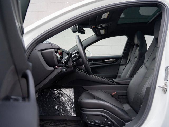 New 2025 Porsche Panamera 4 image 17