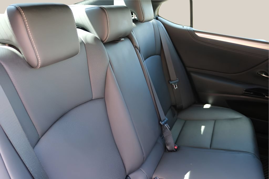 Used 2024 Lexus ES 350 F Sport w/ Accessory Package (Z2) FWD image 17