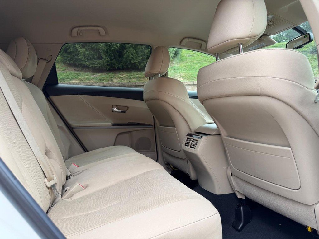 Used 2012 Toyota Venza LE FWD image 10