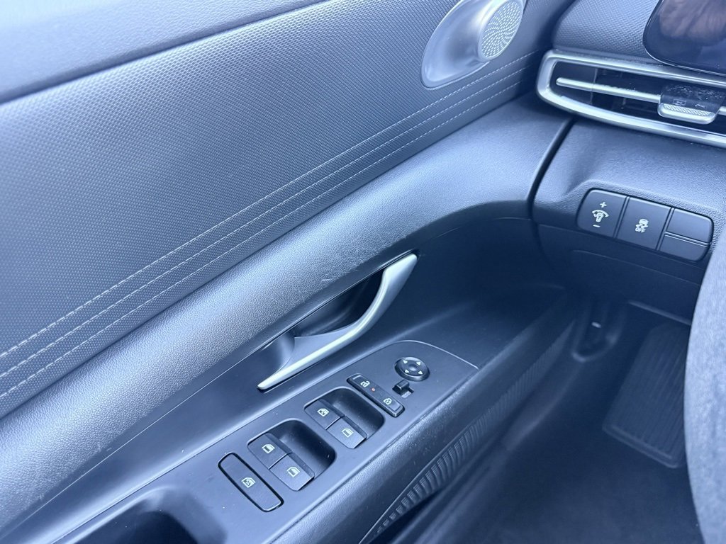 Used 2024 Hyundai Elantra SEL image 10