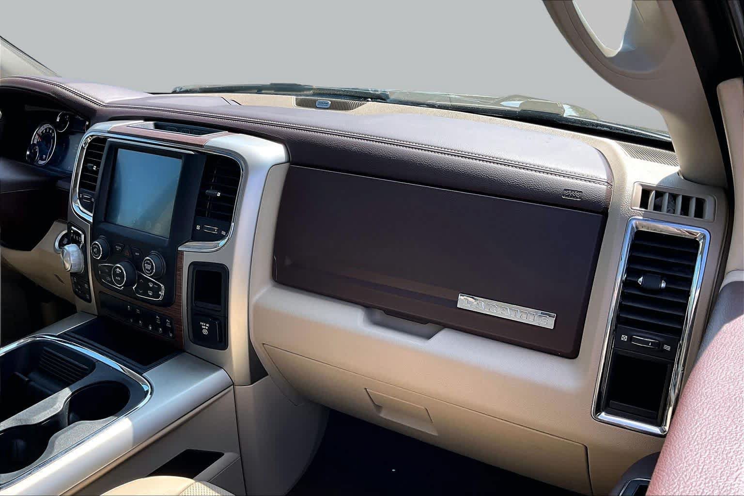 Used 2017 RAM 1500 Laramie w/ Convenience Group AWD/4WD image 18