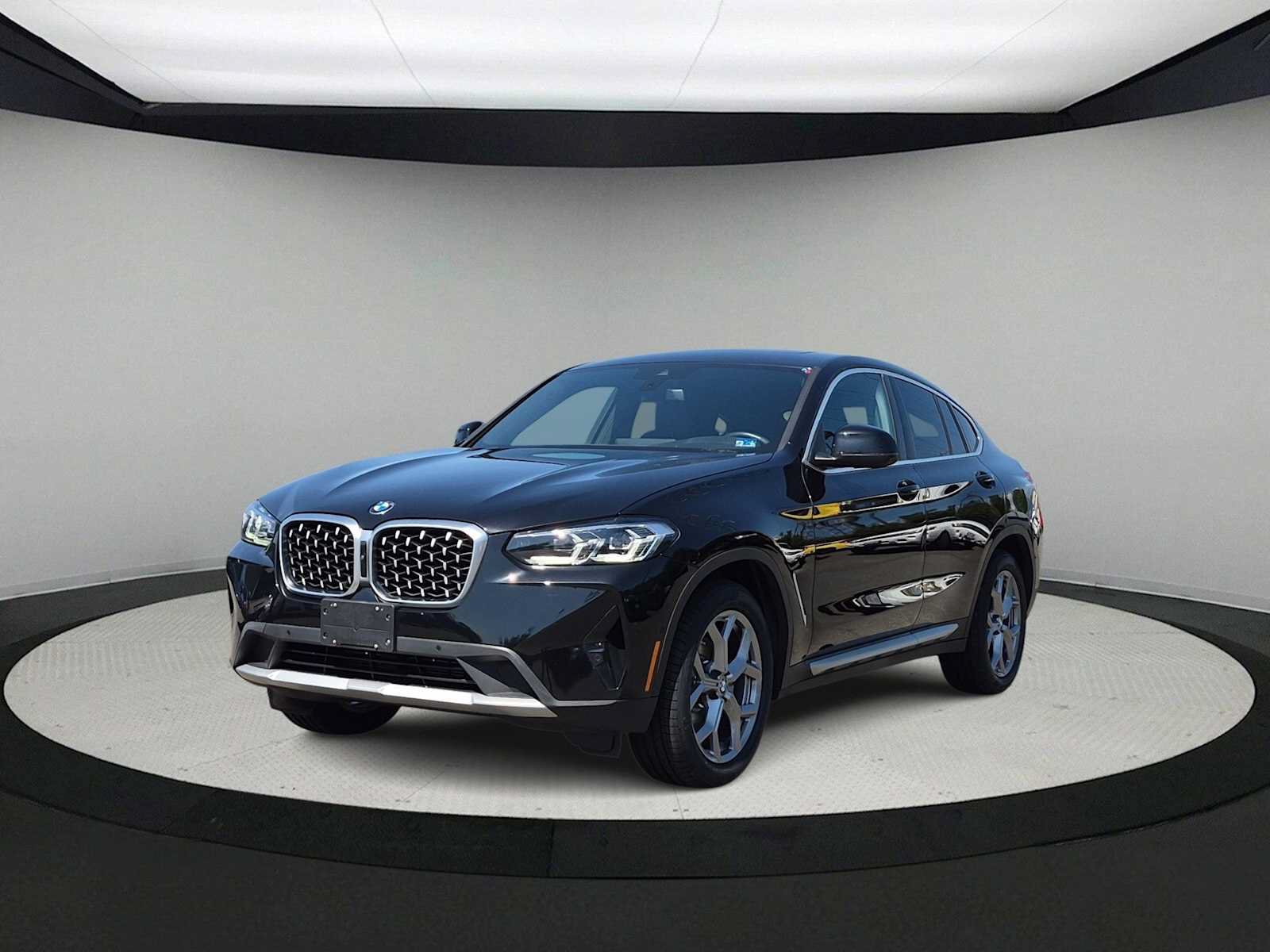 Used 2023 BMW X4 xDrive30i w/ Premium Package AWD/4WD image 4