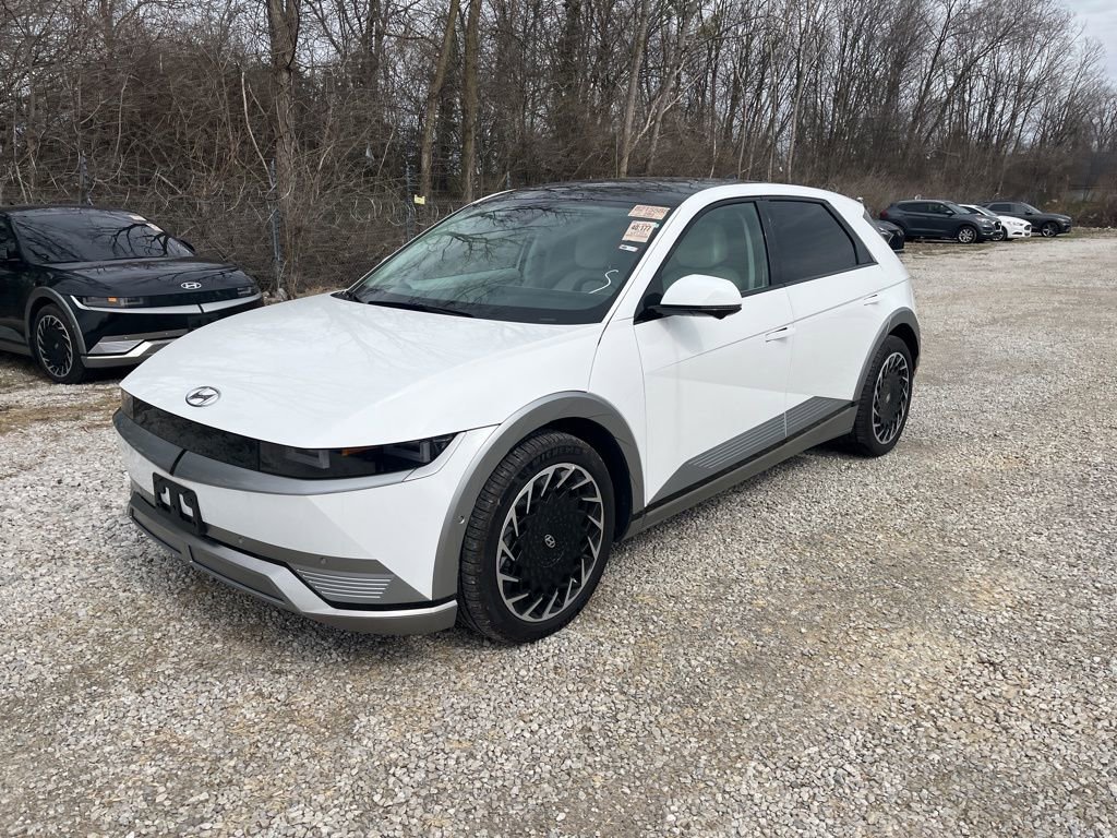 Used 2023 Hyundai Ioniq 5 Limited image 3