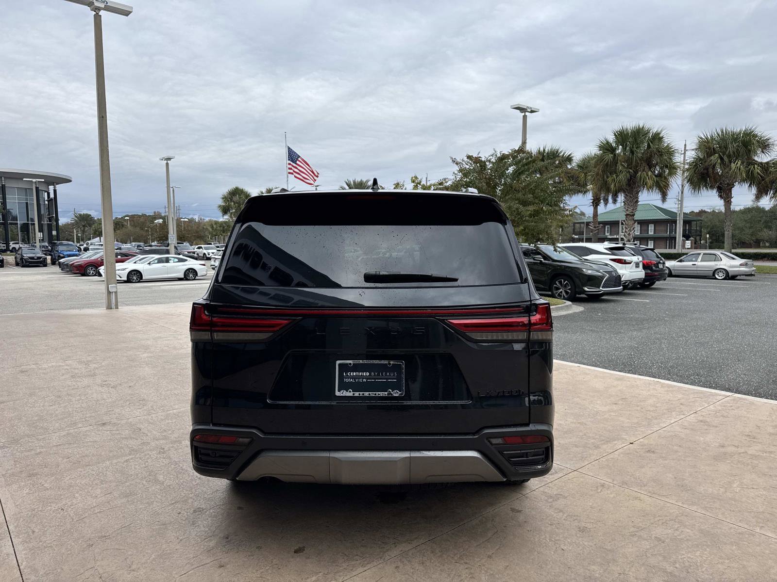 Certified 2025 Lexus LX 700h Overtrail AWD/4WD image 4