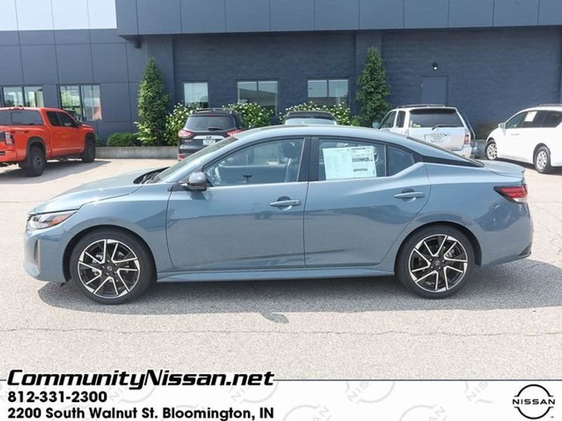 New 2025 Nissan Sentra SR w/ SR Premium Package image 3