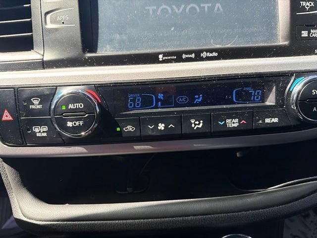 Used 2019 Toyota Highlander SE AWD/4WD image 10
