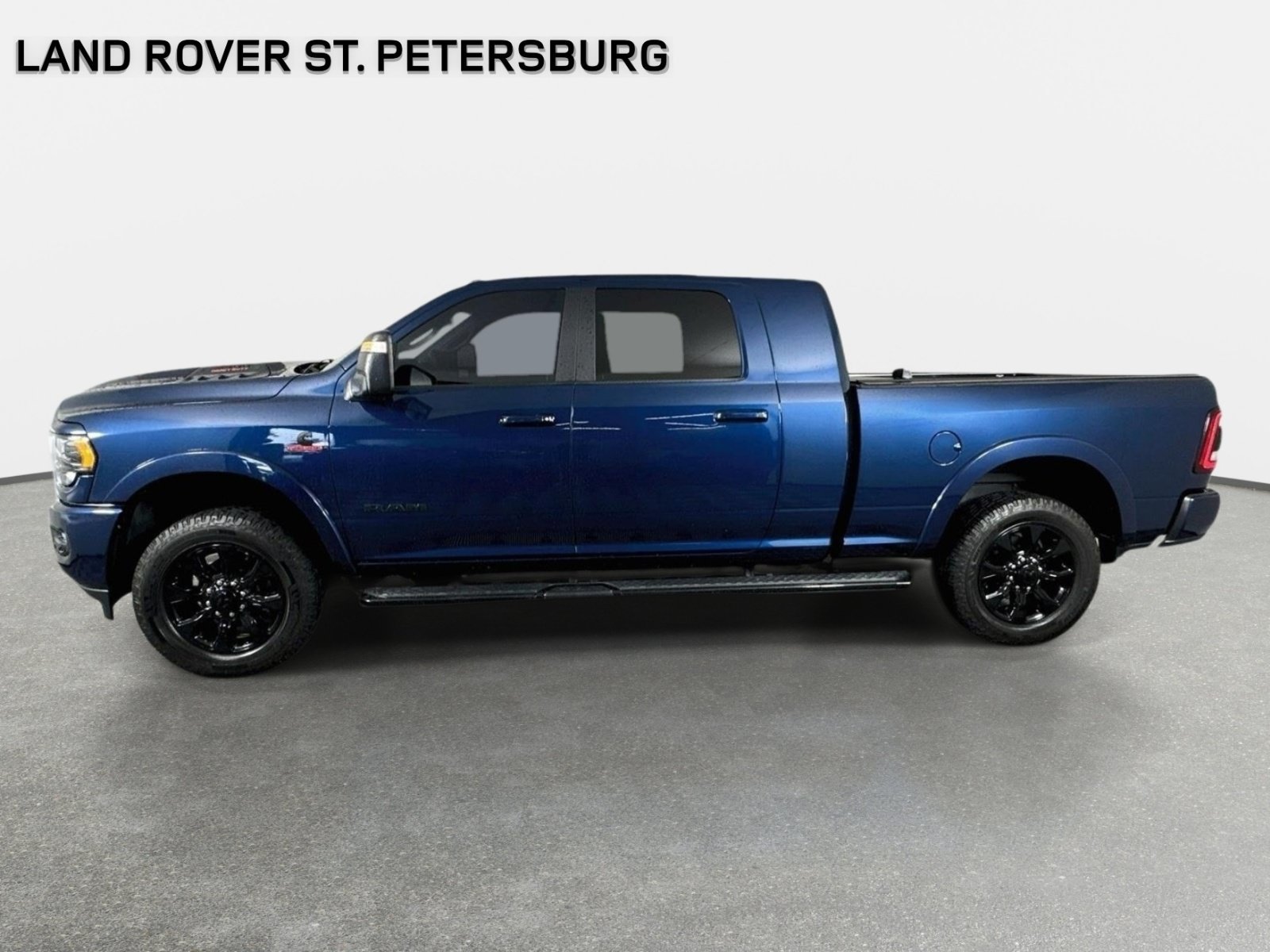 Used 2023 RAM 2500 Limited w/ Night Edition AWD/4WD image 8