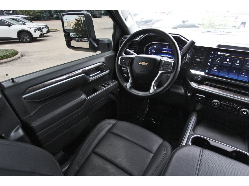 Used 2025 Chevrolet Silverado 2500 LTZ w/ LTZ Convenience Package AWD/4WD image 8