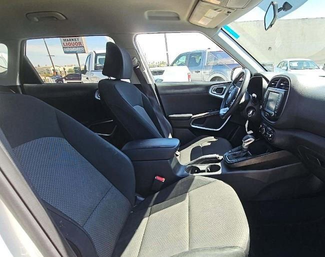 Used 2020 Kia Soul LX image 12