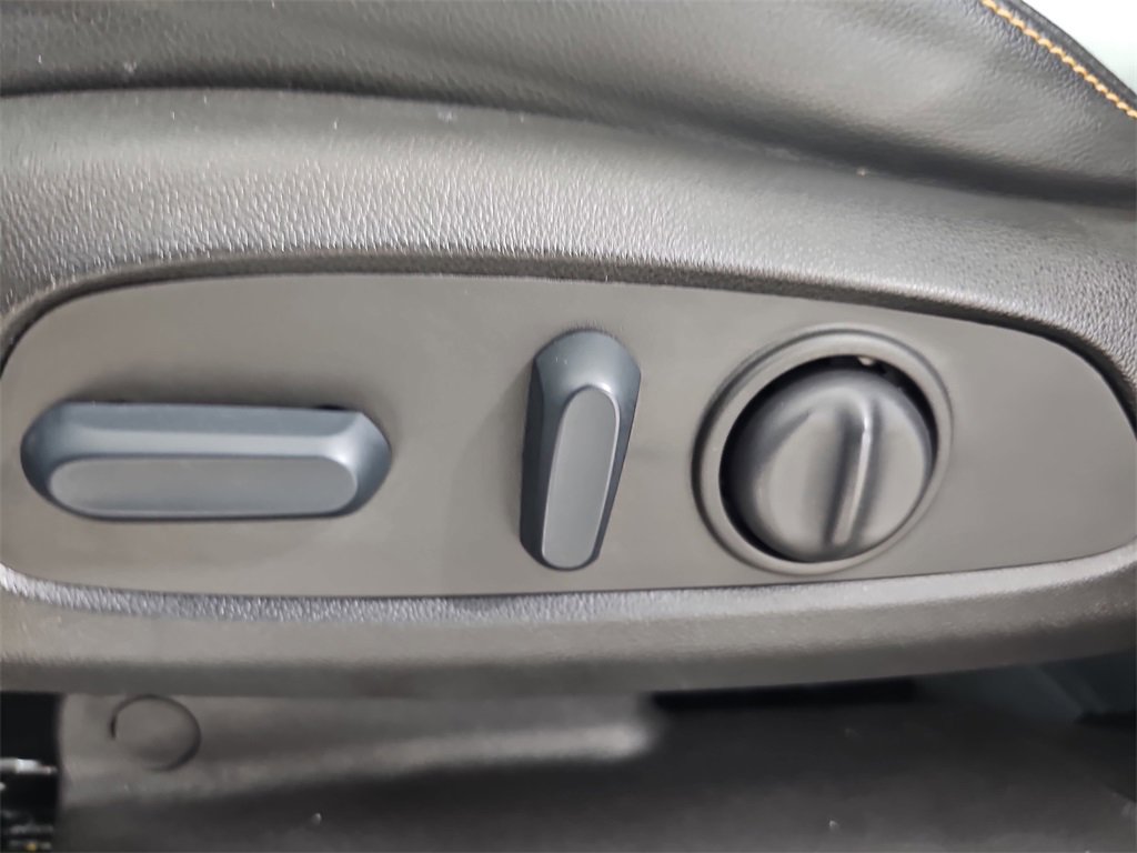 Used 2022 Chevrolet Equinox Premier image 37