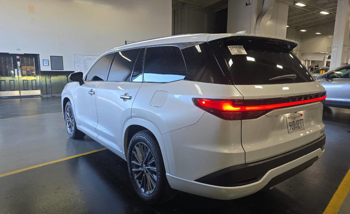 Used 2025 Lexus TX 350 AWD image 4