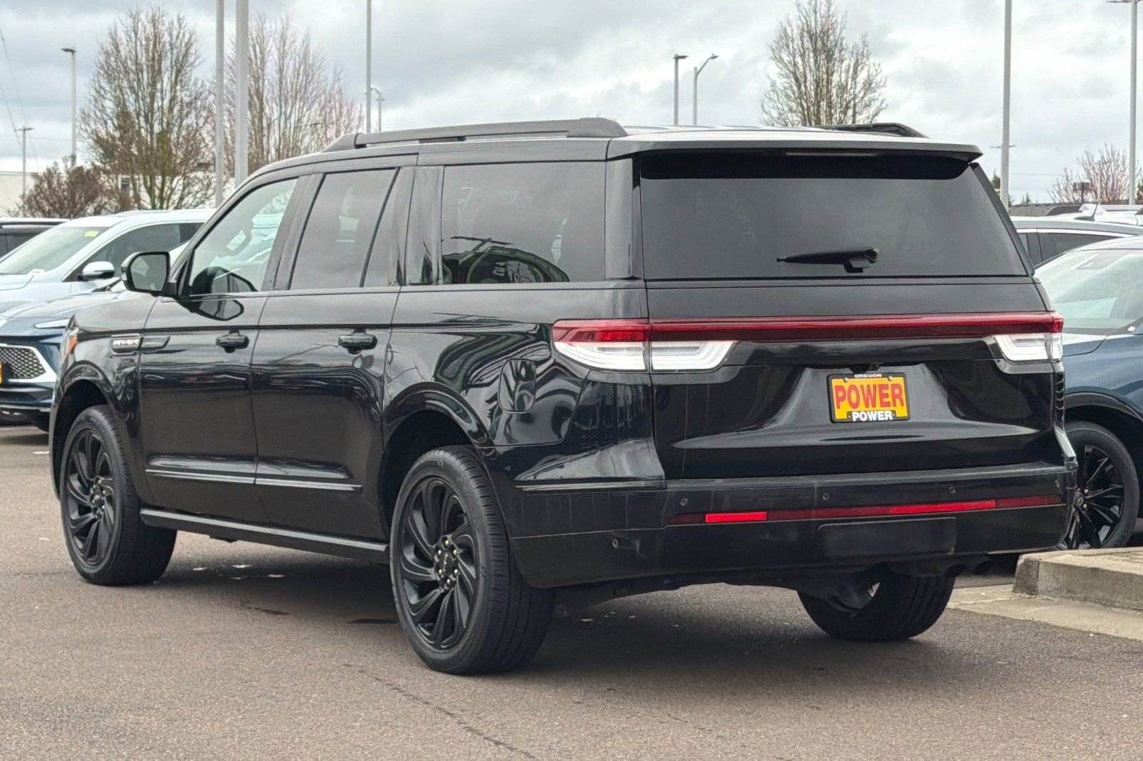 Used 2023 Lincoln Navigator L Reserve AWD/4WD image 6