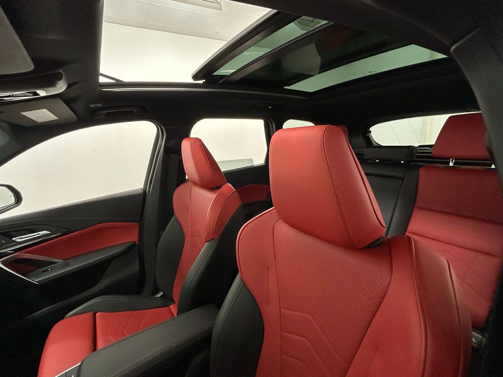 Used 2025 BMW X1 xDrive28i w/ Technology Package image 27