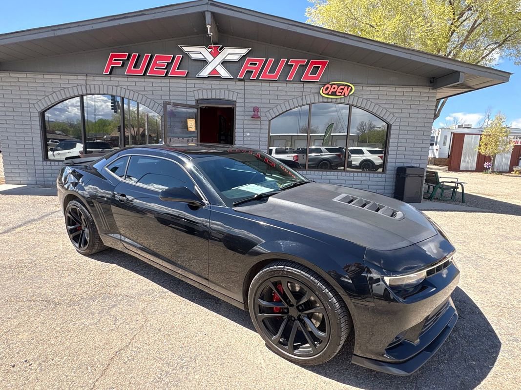 Used 2015 Chevrolet Camaro SS w/ SS Performance Package RWD image 2