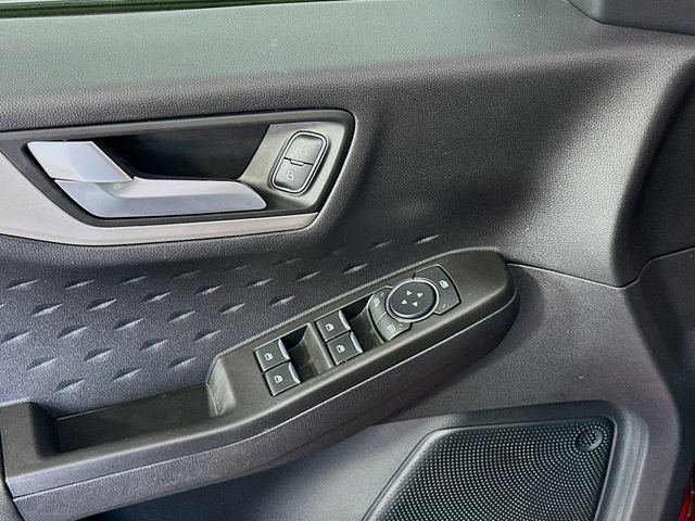 Used 2020 Ford Escape SE Sport image 17