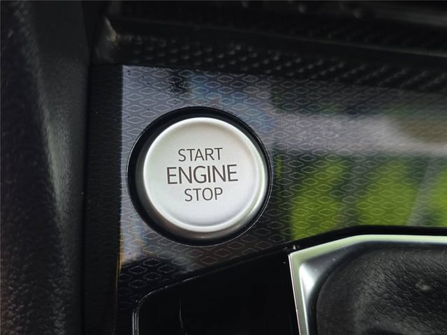 Used 2026 Volkswagen Taos SE FWD image 19