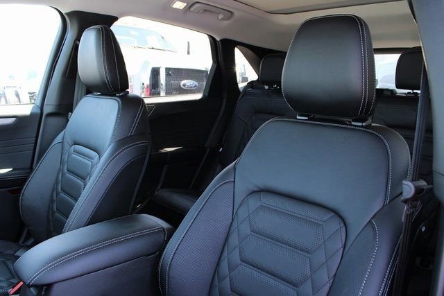 New 2024 Ford Escape SE w/ PHEV Premium Package image 16