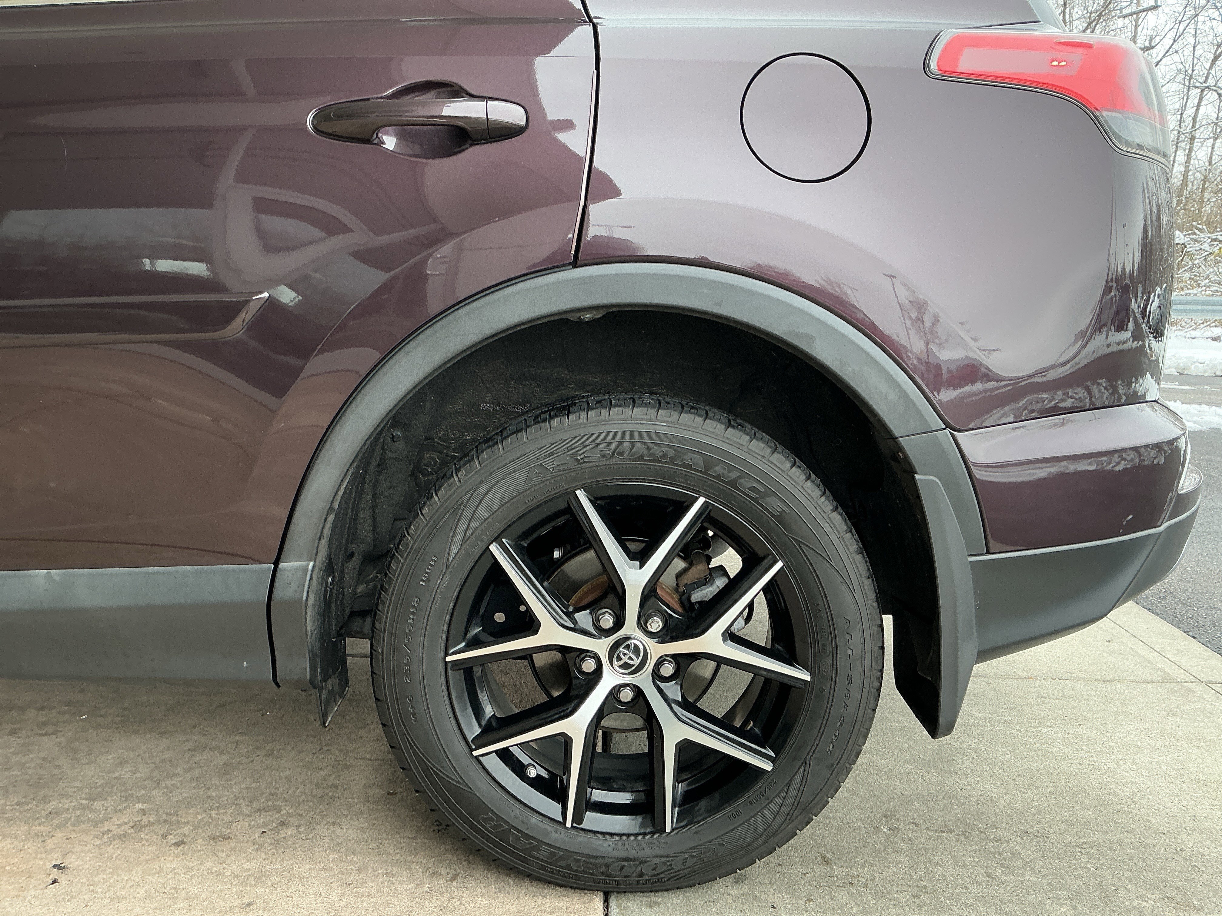 Used 2017 Toyota RAV4 SE image 23