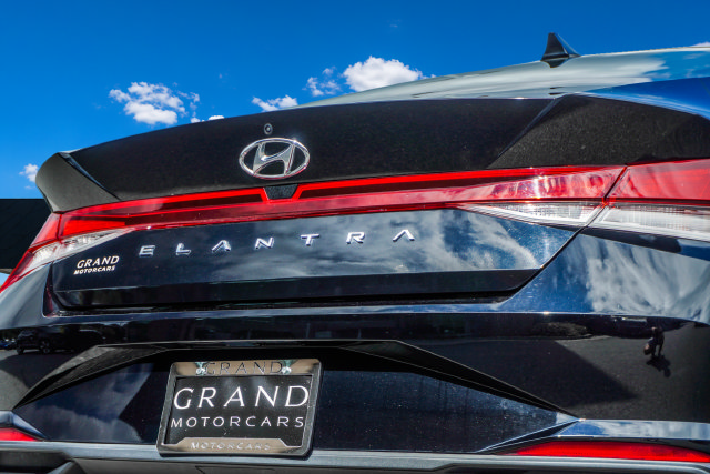 Used 2023 Hyundai Elantra SE FWD image 27