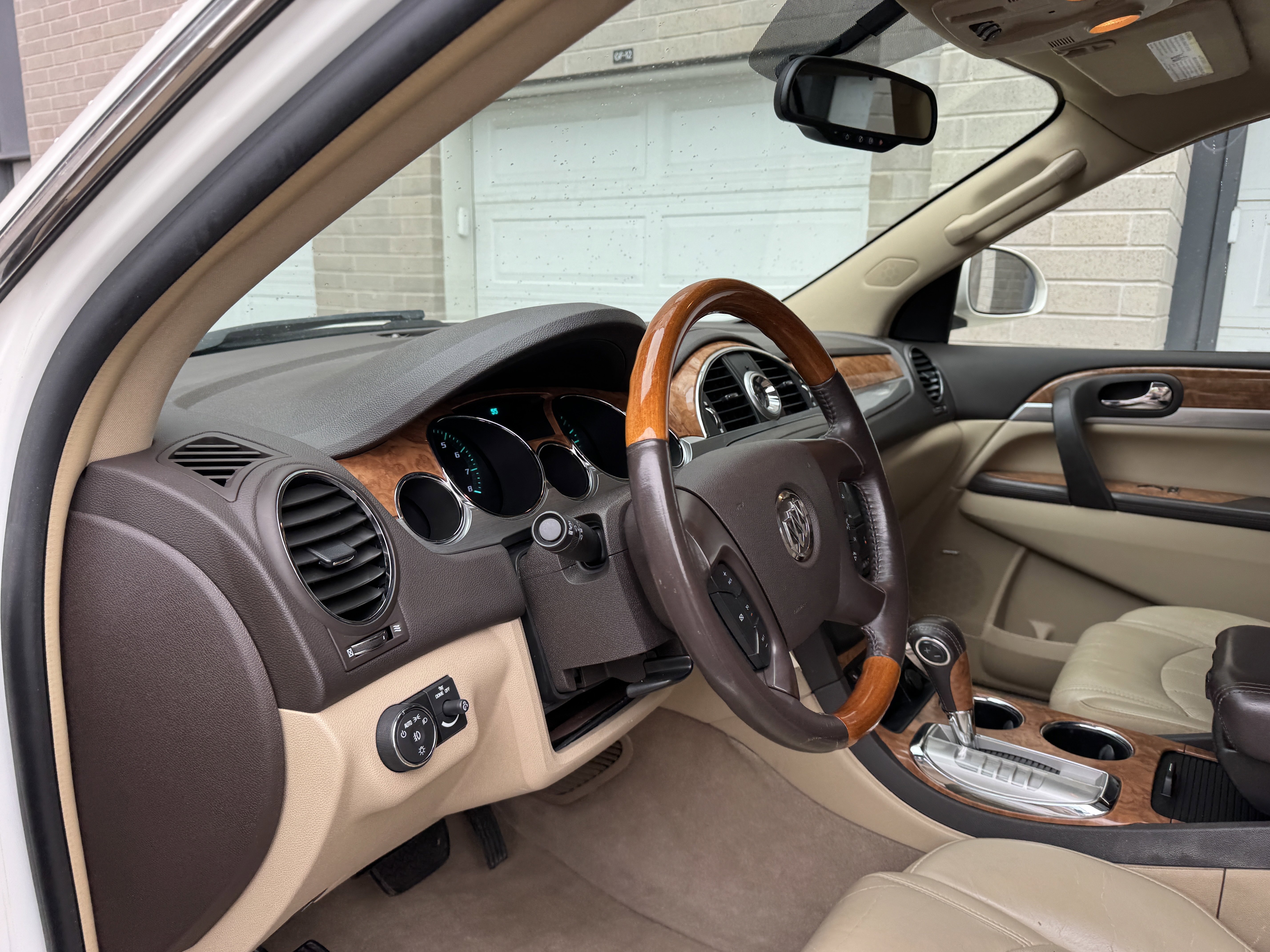 Used 2010 Buick Enclave CXL w/ Trailering Provision Package AWD/4WD image 18