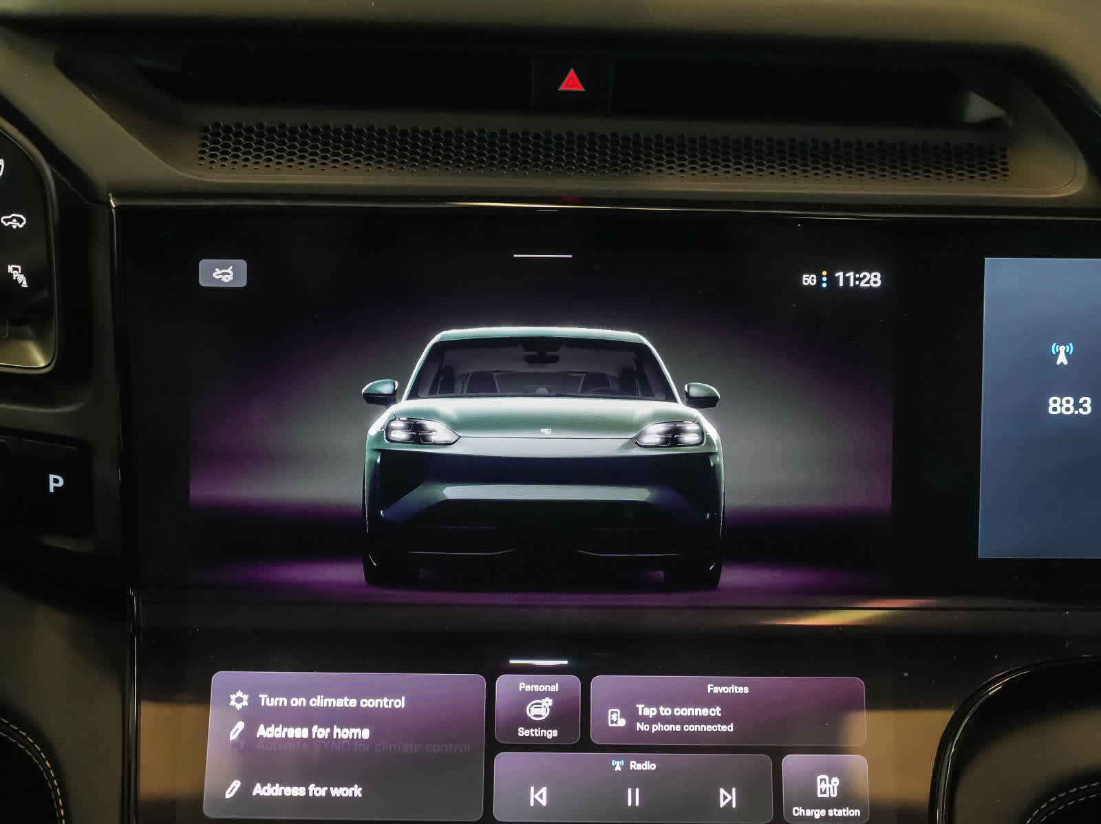 New 2026 Porsche Cayenne Turbo Electric AWD/4WD image 18
