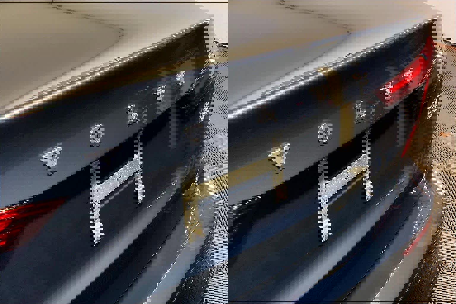 Used 2022 Volvo S60 B5 Momentum w/ Premium Package image 32