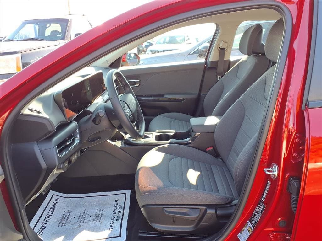 Used 2025 Kia K4 EX image 20
