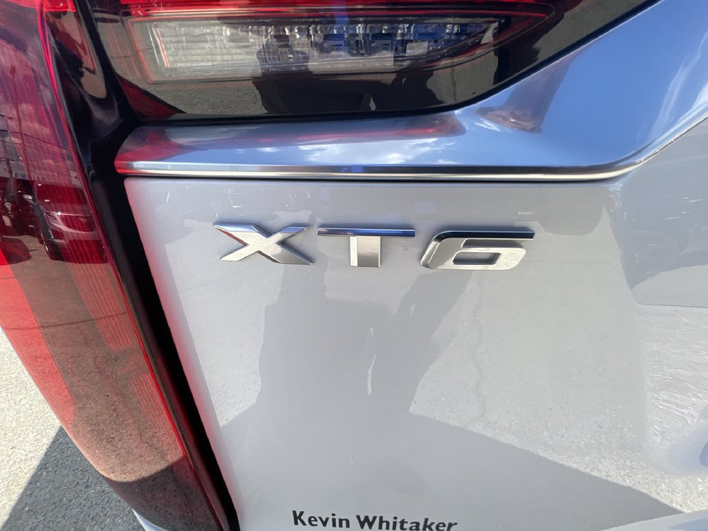 Used 2025 Cadillac XT6 Premium Luxury w/ Technology Package FWD image 32