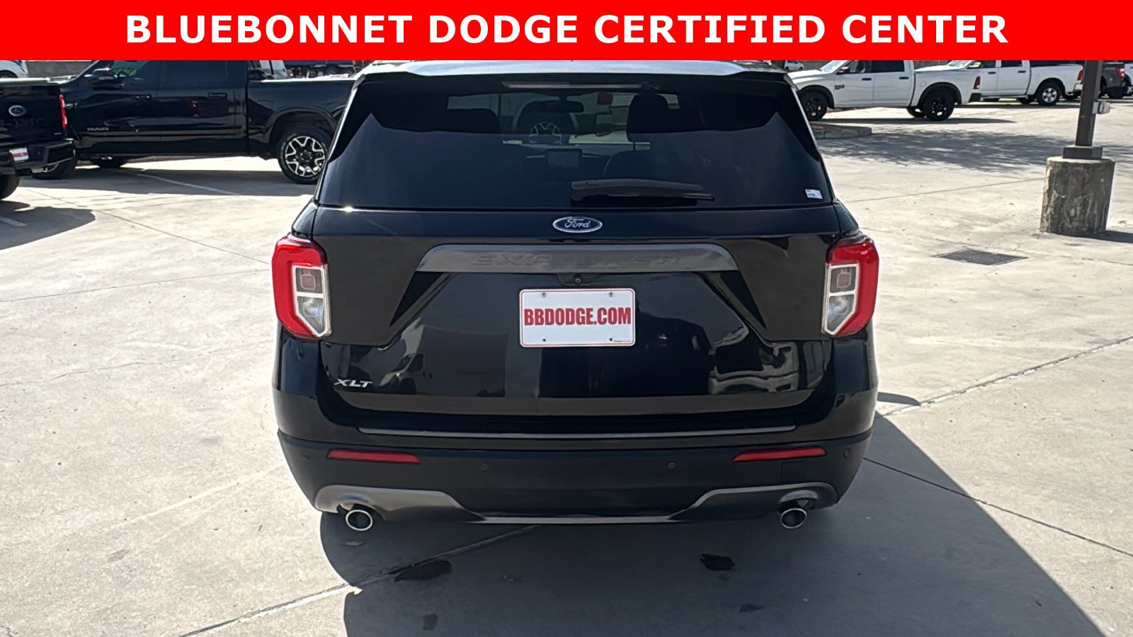 Used 2022 Ford Explorer XLT w/ Equipment Group 202A image 6