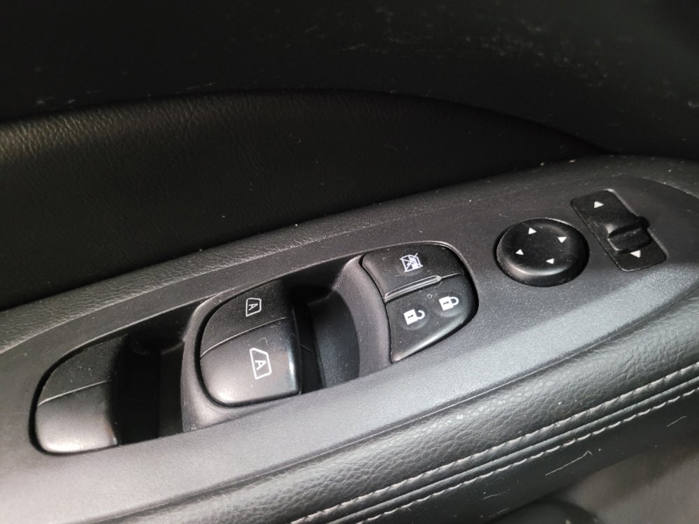 Used 2018 Nissan Pathfinder SV AWD/4WD image 27