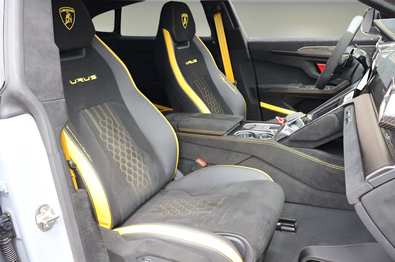 Used 2024 Lamborghini Urus Performante AWD/4WD image 16