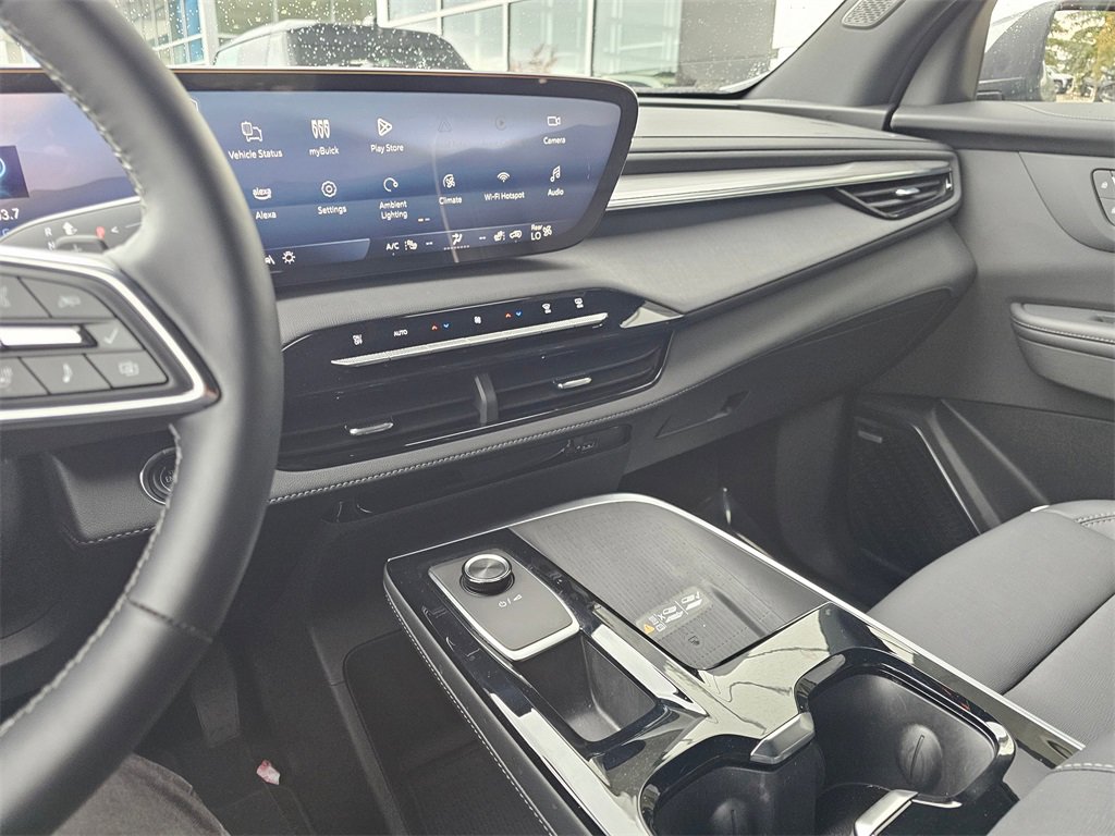 Used 2025 Buick Enclave Preferred w/ Power Package image 27