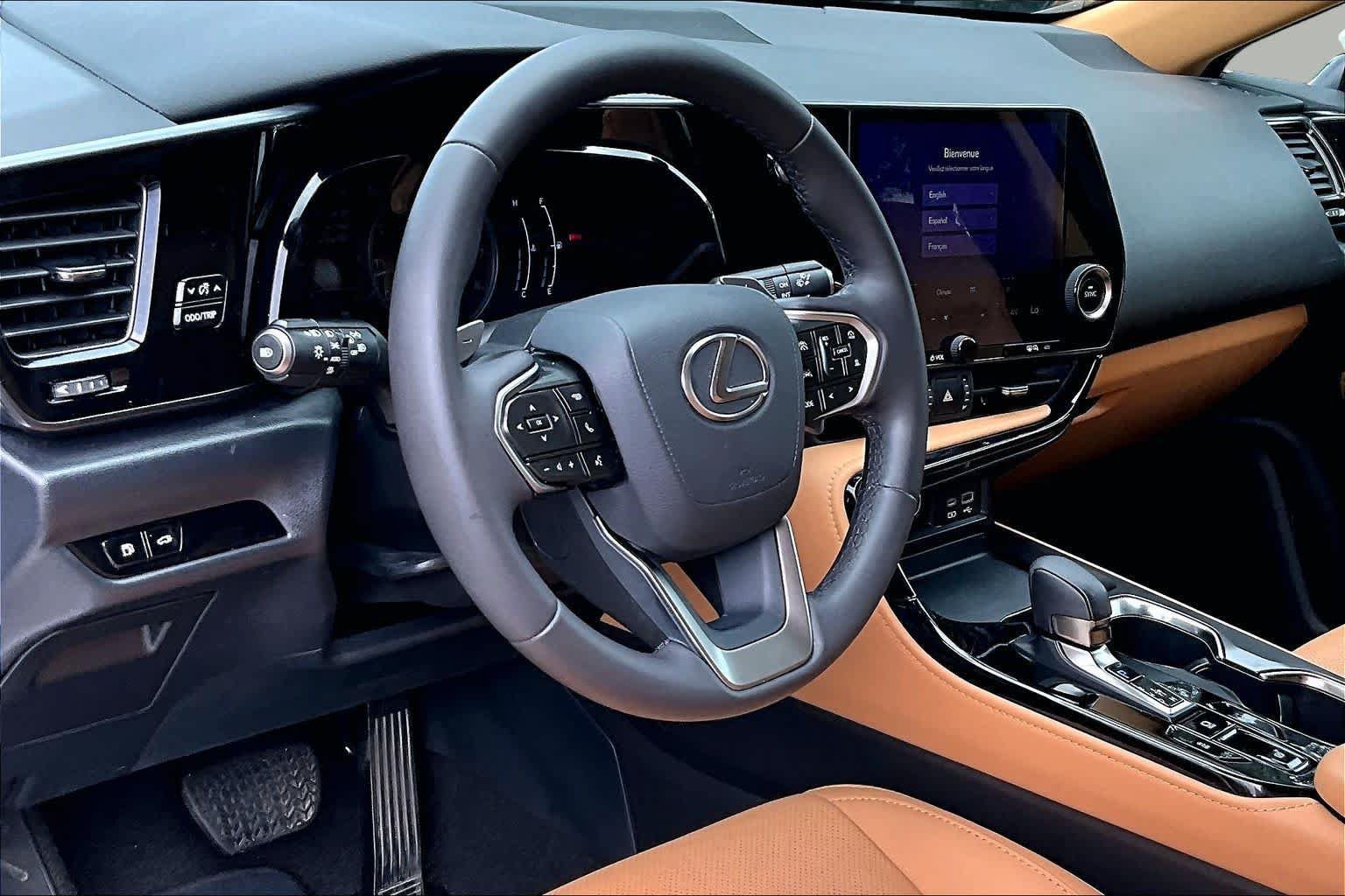 Used 2024 Lexus NX 250 FWD w/ Towing Package (2000 Lbs) image 18