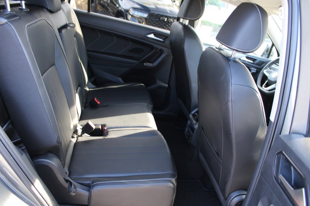 Used 2023 Volkswagen Tiguan SE image 30