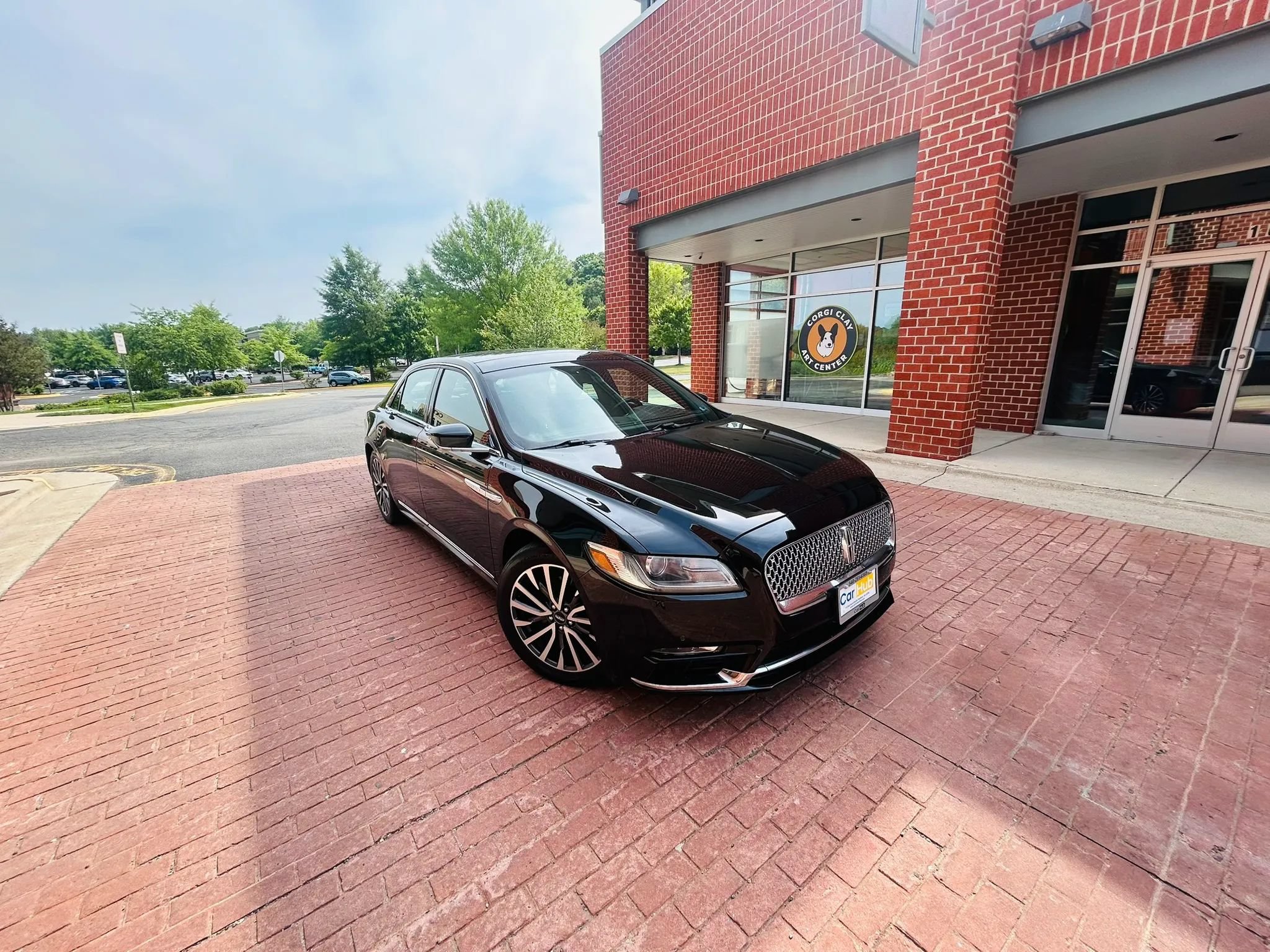 Used 2018 Lincoln Continental Select w/ Continental Climate Package AWD/4WD image 1