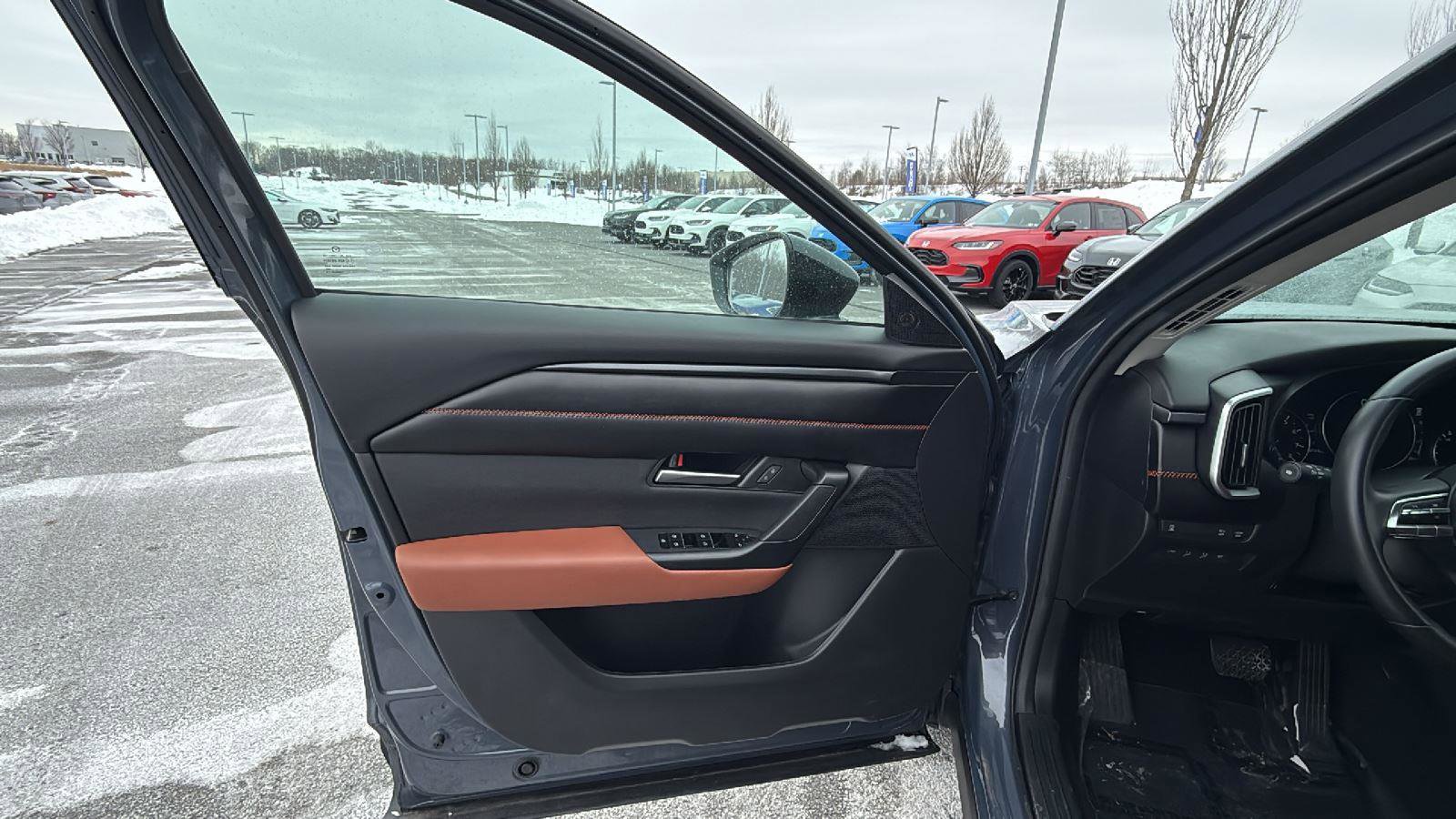 Used 2024 MAZDA CX-50 Meridian Edition image 25